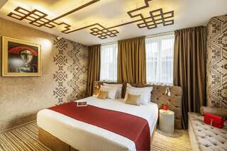 Отель Gallery 37, BW Premier Collection Пловдив Premium King Room with King Bed and City View - Non-Smoking-14